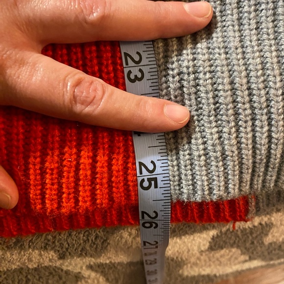 Liz Claiborne Sweater - Picture 5 of 5